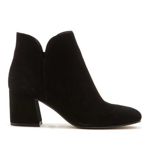Vince Camuto Shoes - Vince Camuto black suede ankle boots